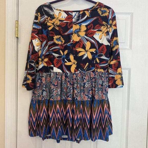 Reborn Plus Size  Tiered Floral Tunic Boho Blouse 1X NWT - Picture 4 of 4
